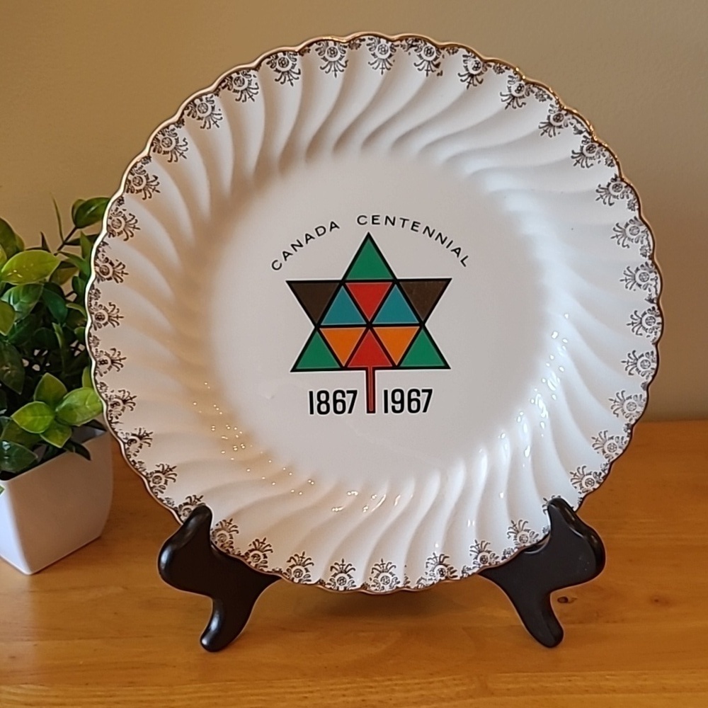 VINTAGE 1967 Canadian Centennial 1867-1967 Collectible Plate